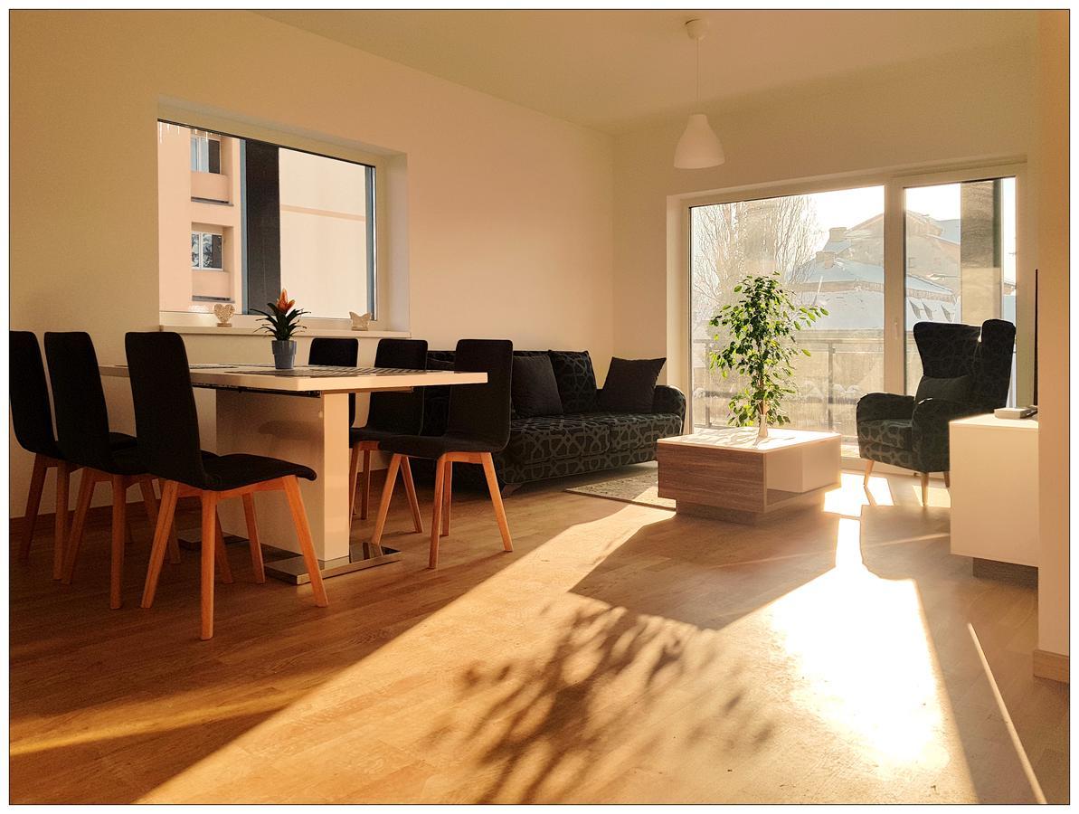 Central Comfort Suites Μπρασόβ Δωμάτιο φωτογραφία