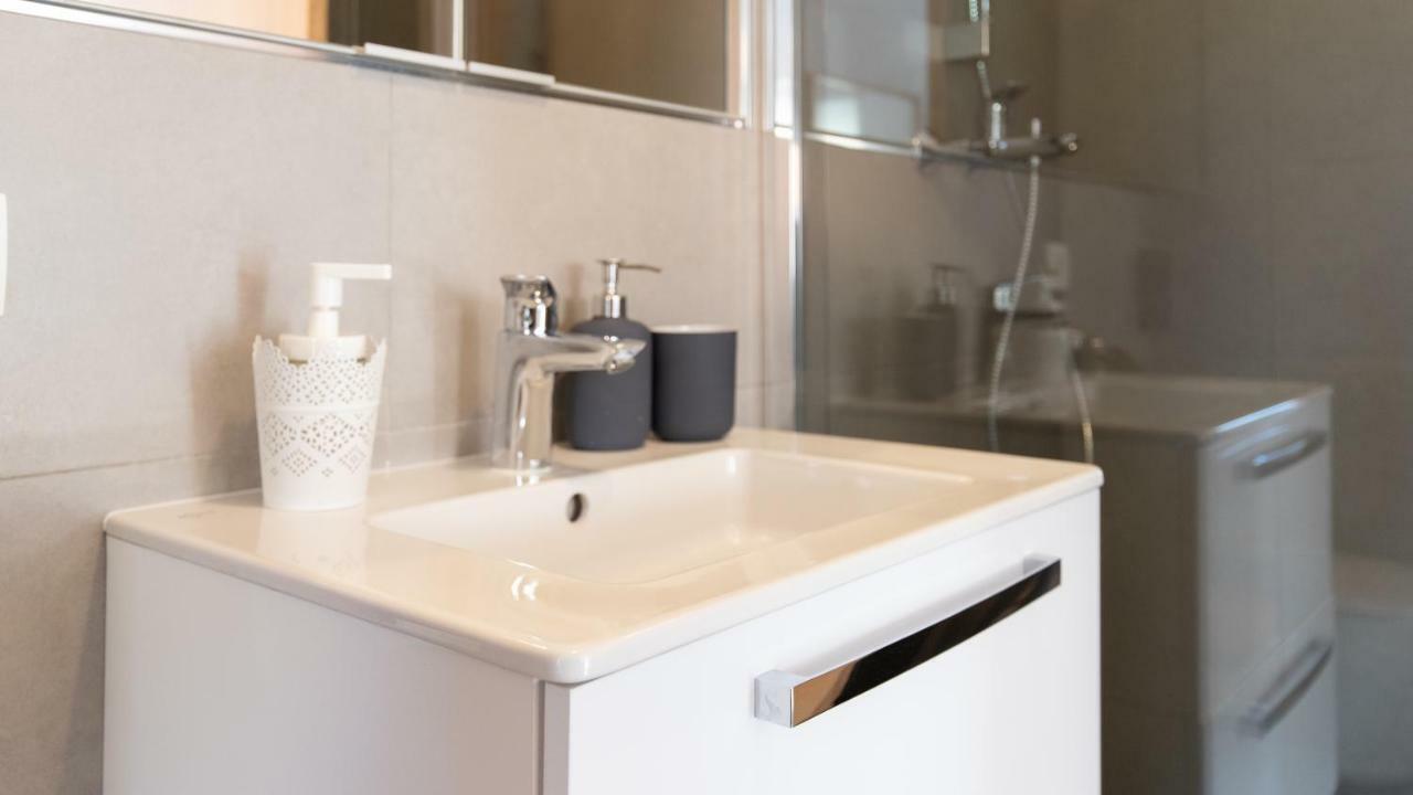 Central Comfort Suites Μπρασόβ Εξωτερικό φωτογραφία